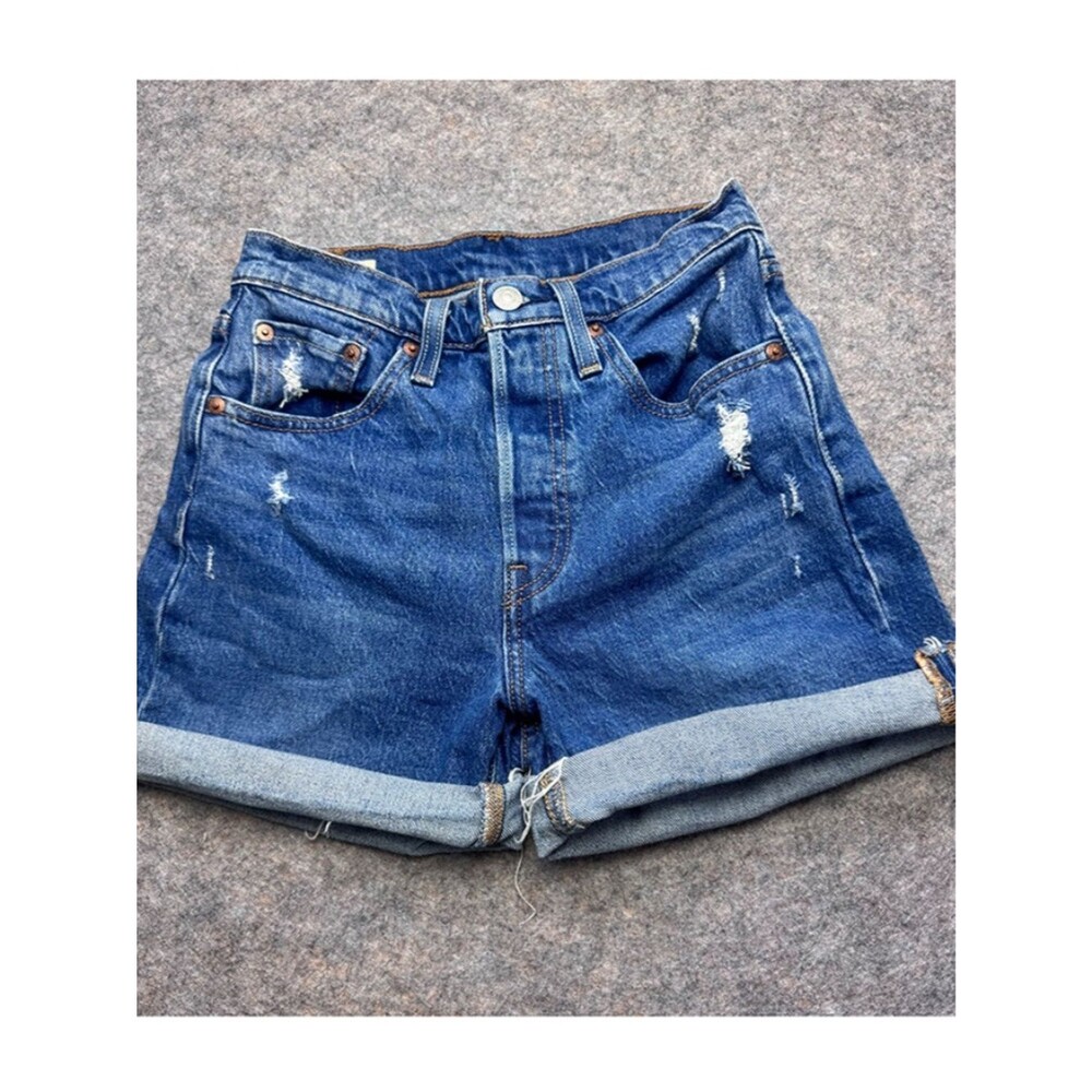 Levi's Classic Women 501 Jean Shorts - Size W24 (A218)